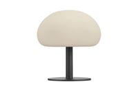 Lampe i solid plat fra Nordlux med fod af metal. Lampen er batteridrevet og kan både hænge og stå.